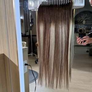 18” Dimensional Blonde Genius Weft Hair Extensions (3) – New